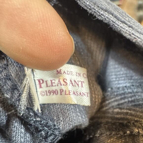 Pleasant Company Molly's After School Outfit + Brown Oxfords & Red Roller Skates - Picture 12 of 13